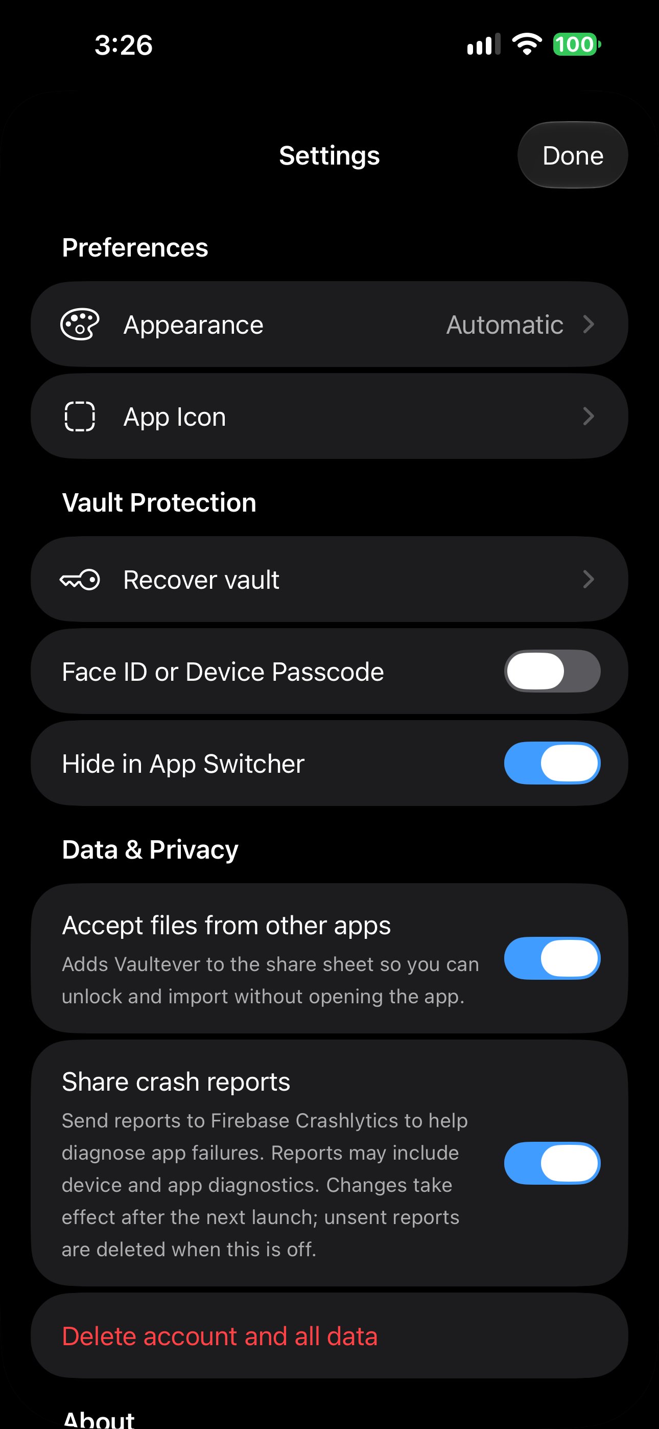 Privacy settings: optional Face ID or device passcode, app-switcher cover, and crash reporting controls.